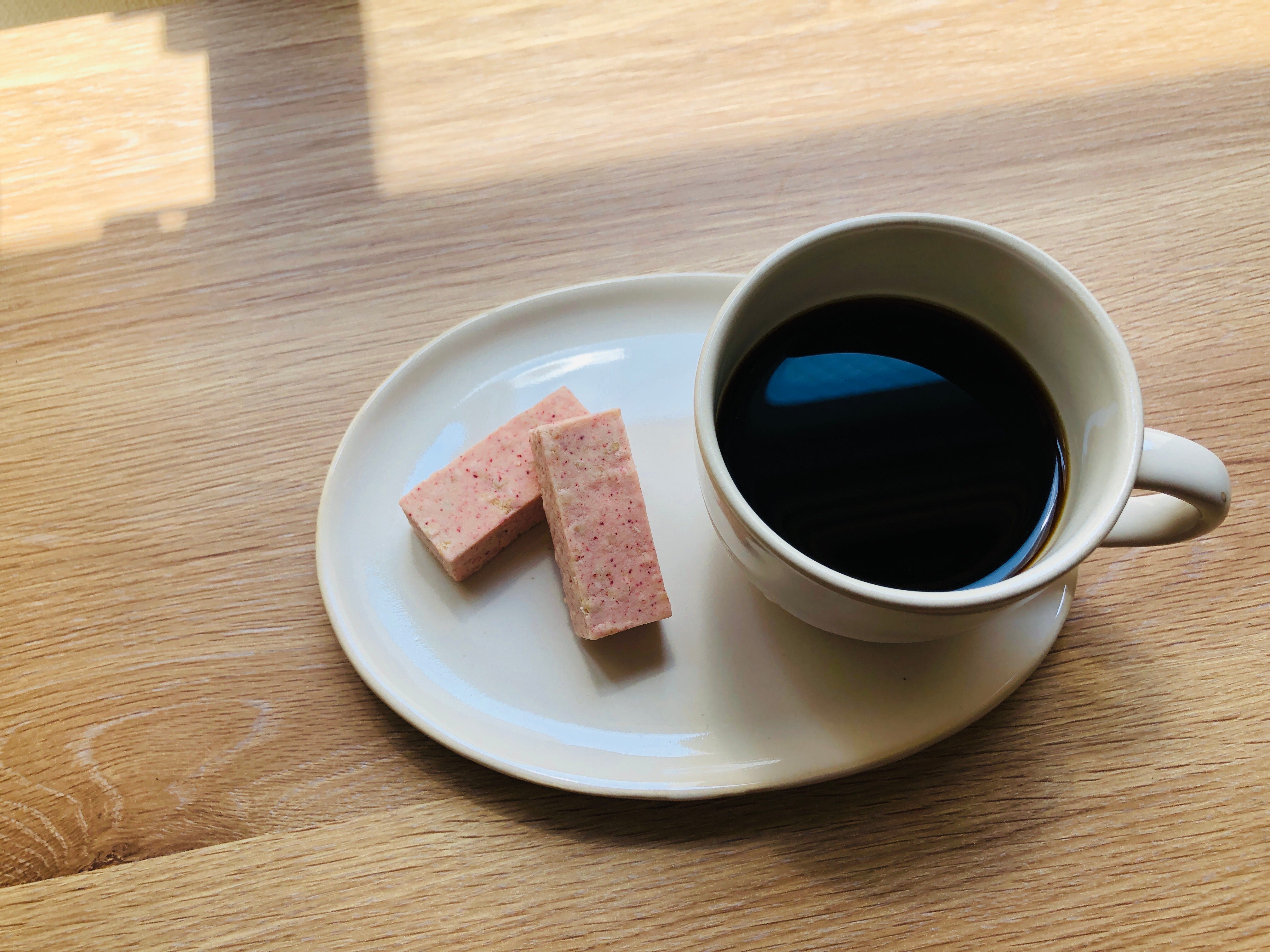 人気プロテインバーの新味「いちご味」を食べてみました！